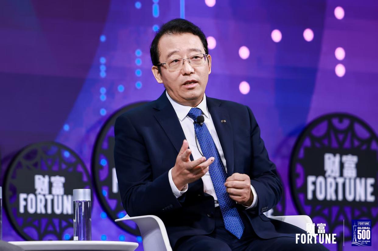 广汽掌门人冯兴亚预测，从全球格局来讲，站在现在看十年之后，全球前十大汽车厂家当中