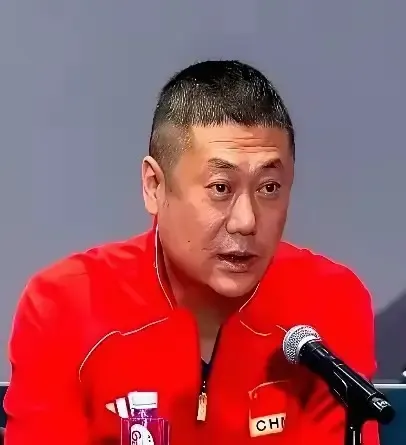 中国教练理由都是杠杠的！[大笑]1、国乒不用樊振东的理由：他太累了，需要调整和休息。2、中国女排不用