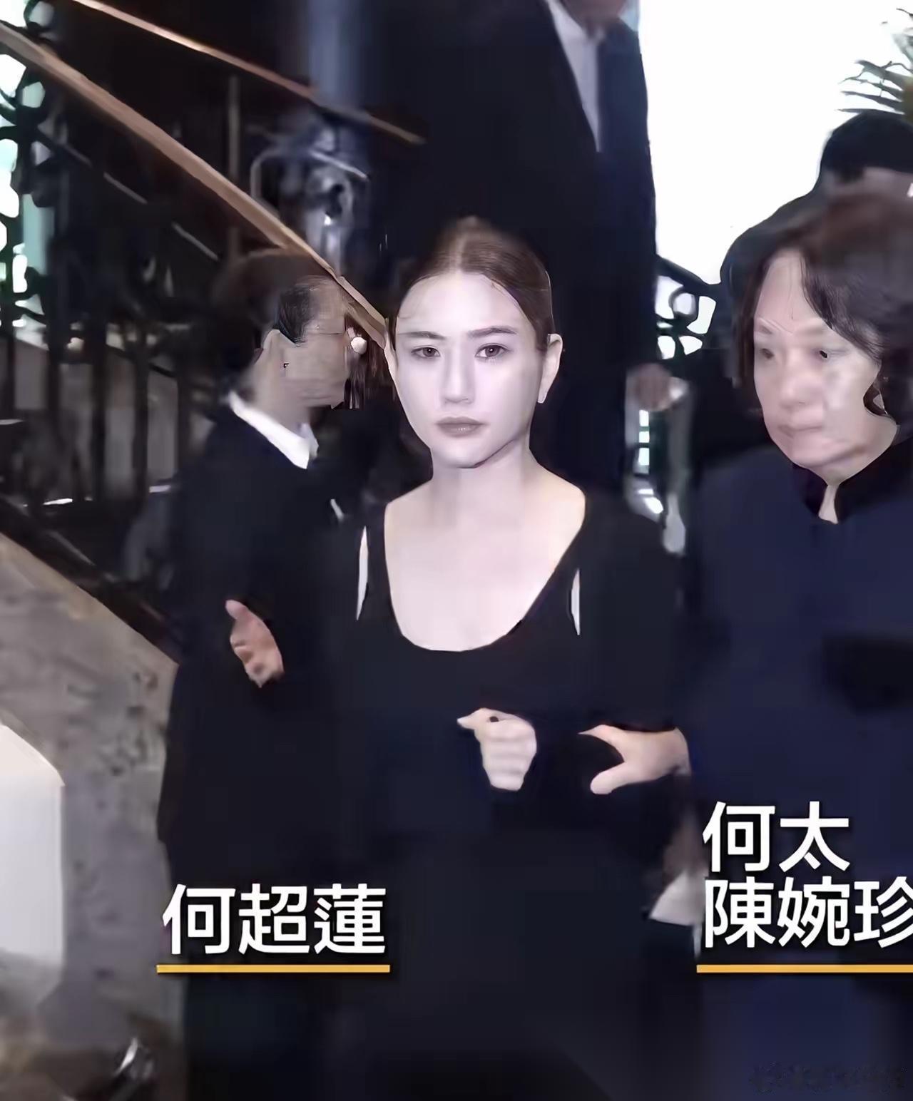 何超莲又又又被骂惨了不是因为她没带窦骁去也不是因为她脸上不哀伤，而是她不懂得