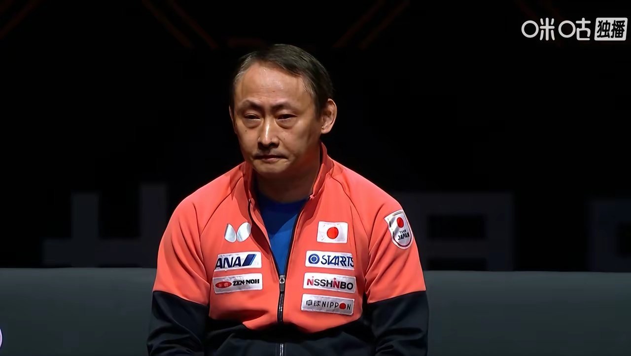 张本美和被淘汰：有谁注意到张本宇的“表情变化”！当最后一个球曼昱得分，以4-2淘