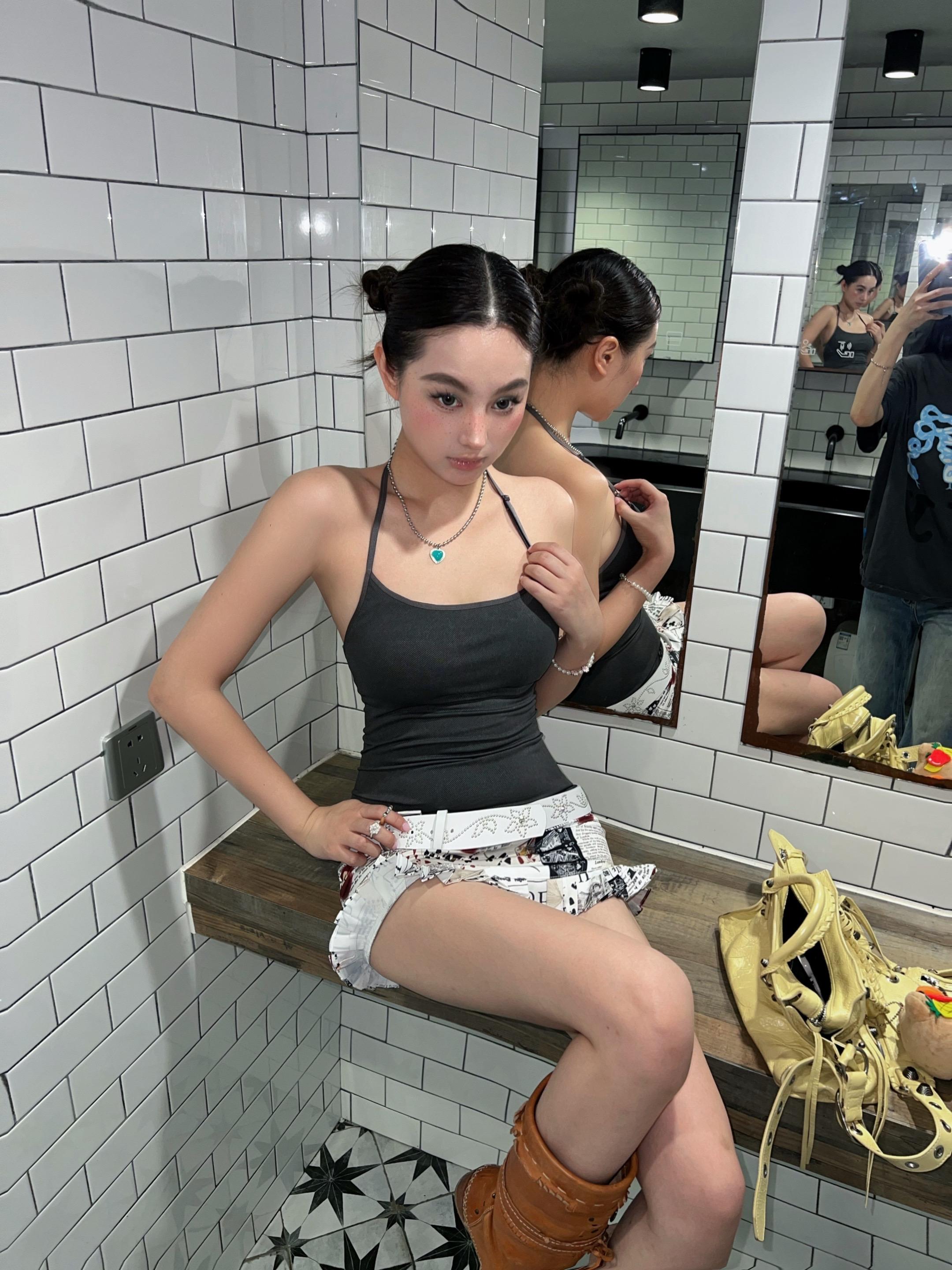 🎀 头上有叮叮猫。