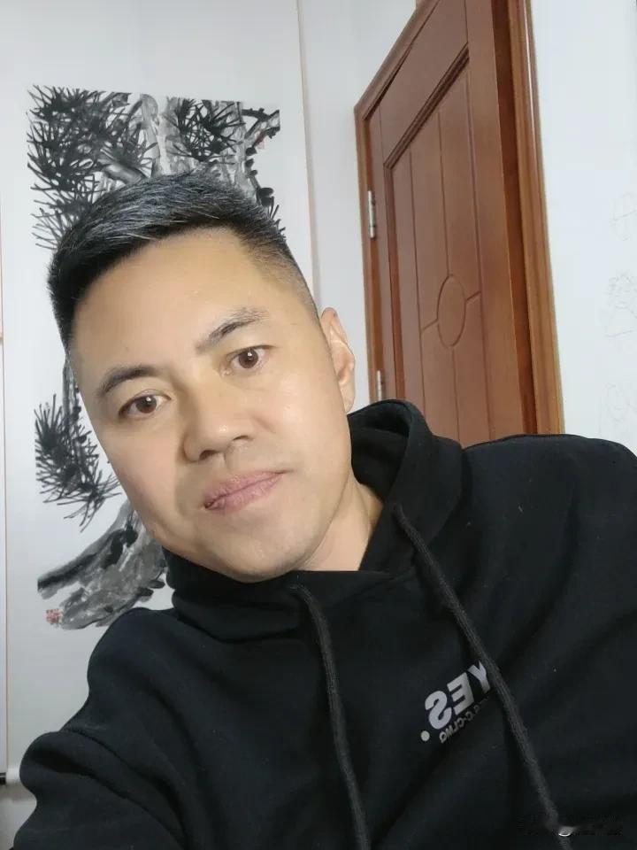 属于你的，终会奔赴你不属于的，纠缠也多余这世间总有人想框住你、指点你妄