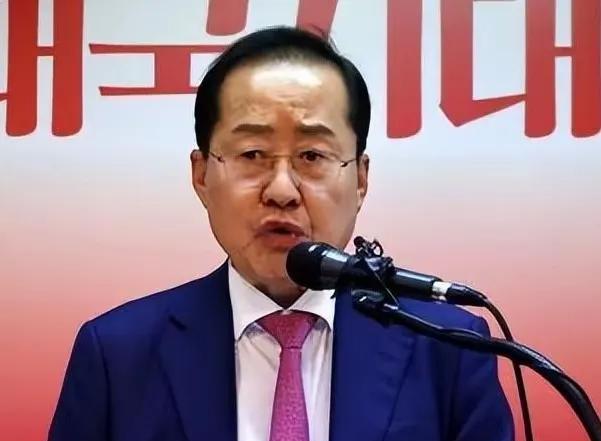 #国民力量党#韩国大嘴巴洪准杓提醒国民力量党自三大特检法之后面临解散风险，被国
