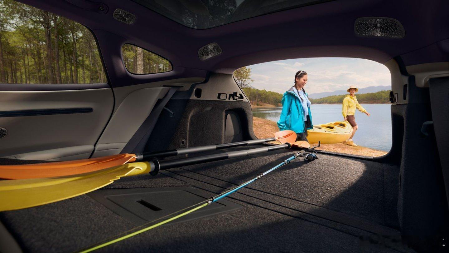 阿维塔06T预售：22.99万起，算不算年轻人/家庭代步出游全能款？客观聊一聊阿