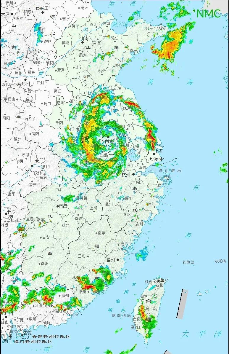 临近傍晚，台风竹节草的东侧的悬臂雨带上岸且击中上海市区，出现短时极强降雨。国家站