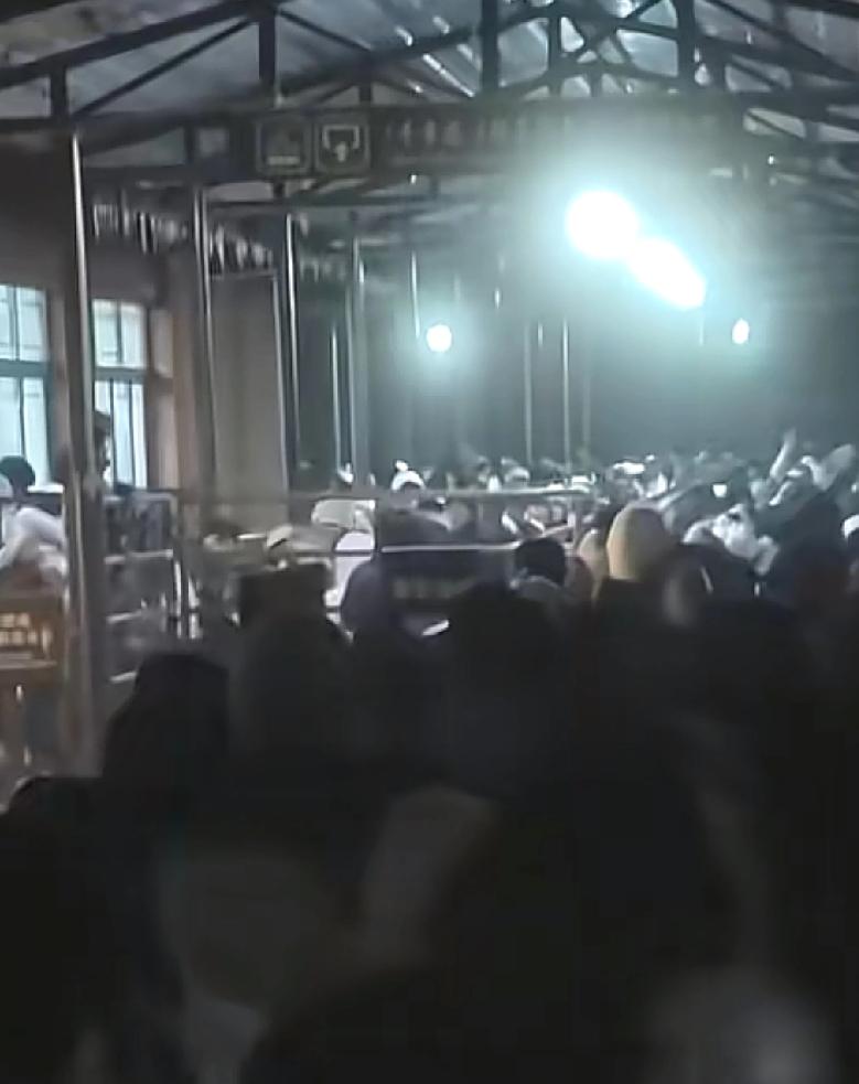 以后咱能不能取消免费这个活动？峨眉山景区寺庙从今年起取消所有费用，结果消息一经