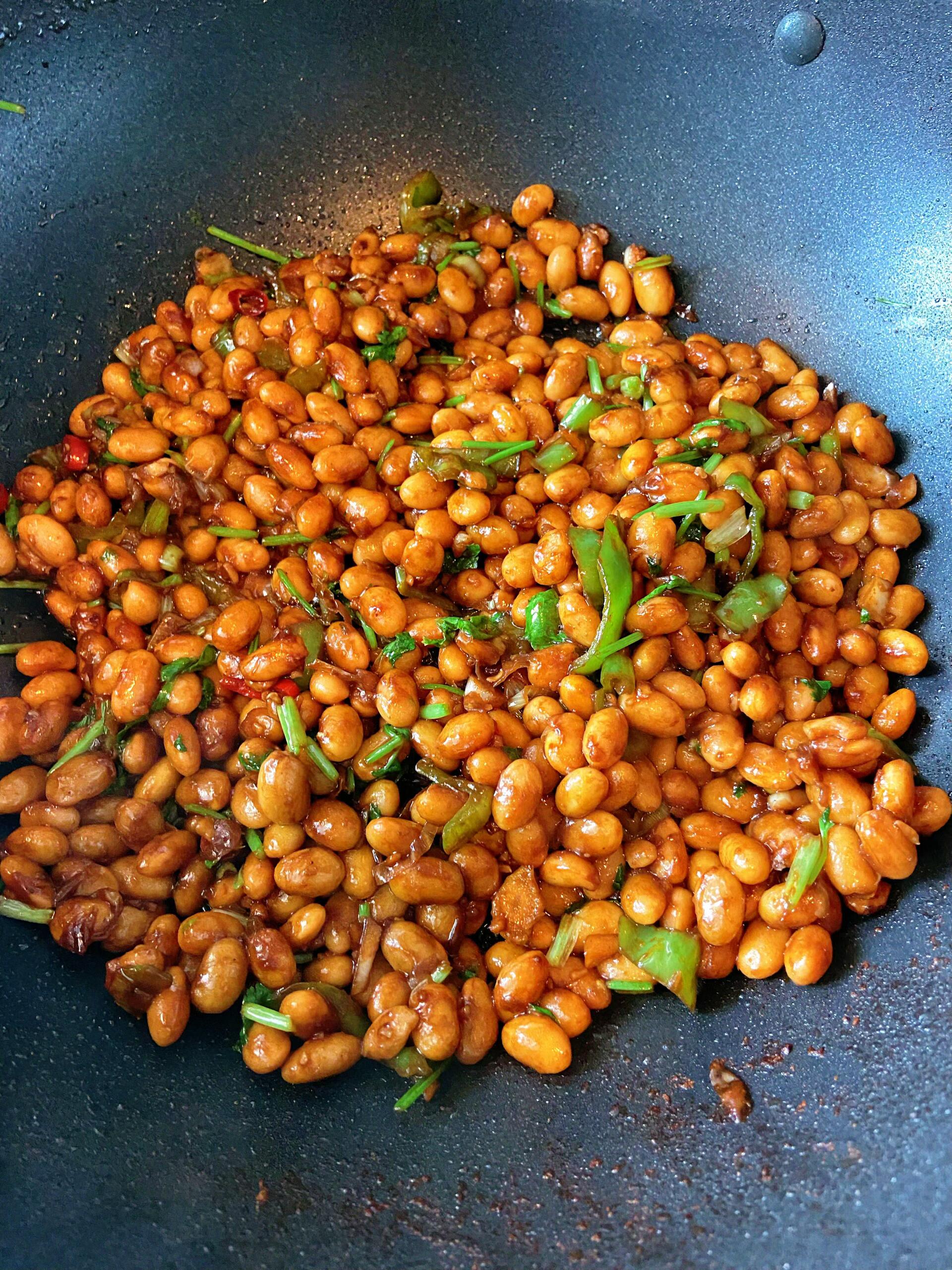 解锁黄豆新吃法！香辣入味，拌饭拌面都绝了谁能想到，普通黄豆也能做出这么惊艳的味