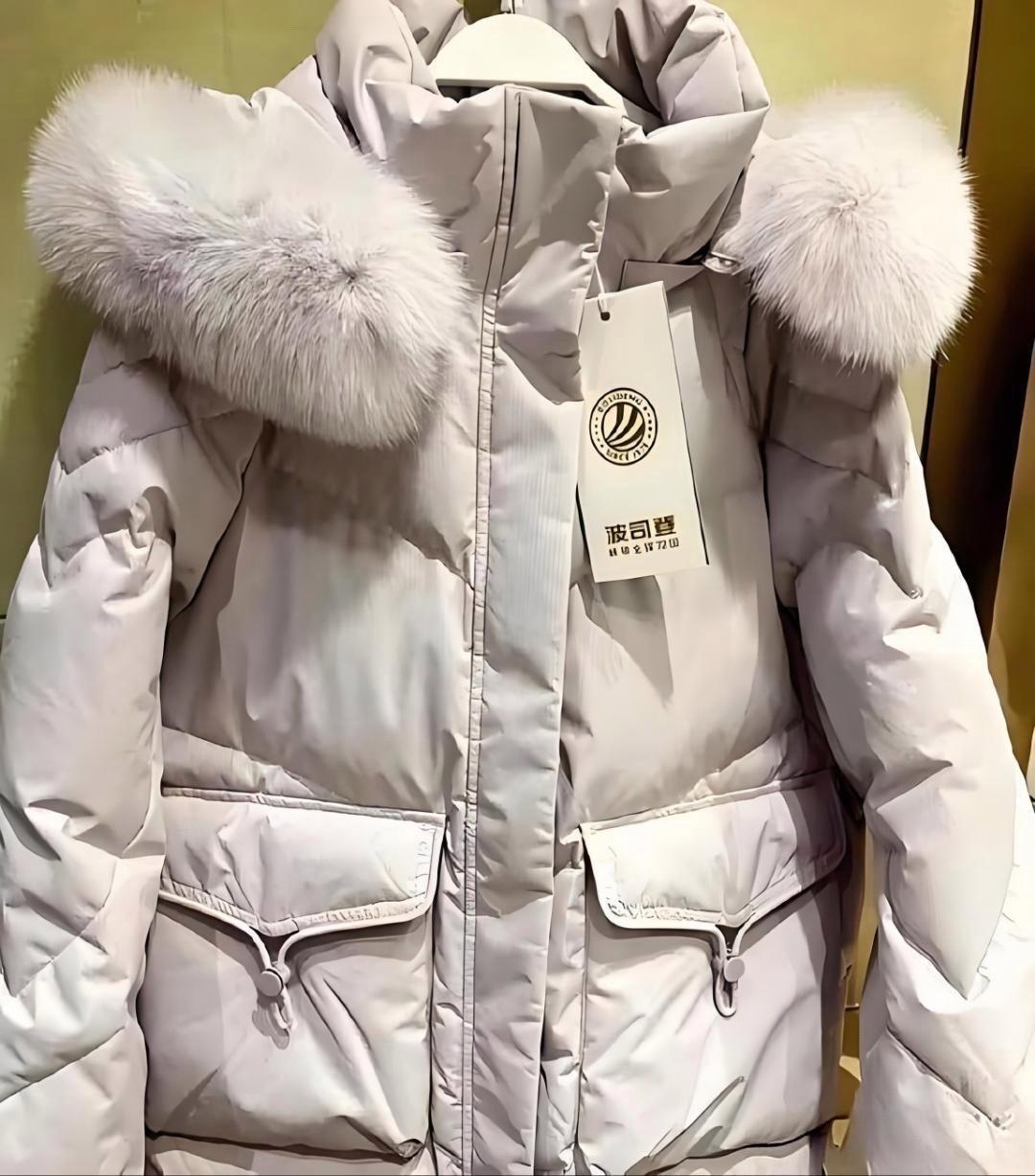 羽绒服涨价涨得没边，但咱消费者可没傻！就说波司登，去年基础款1299随便挑，