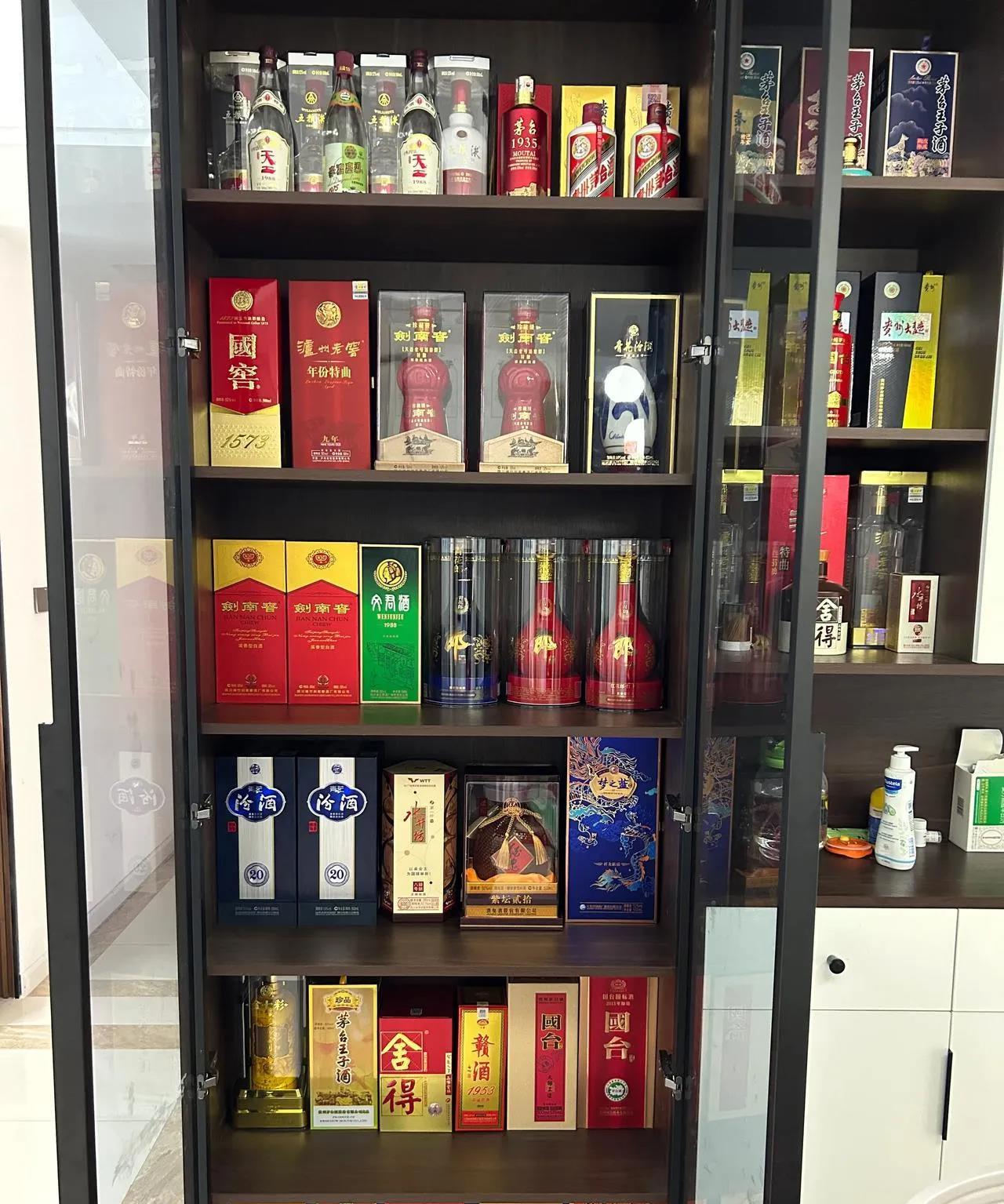 网友:我家的酒柜算什么段位？