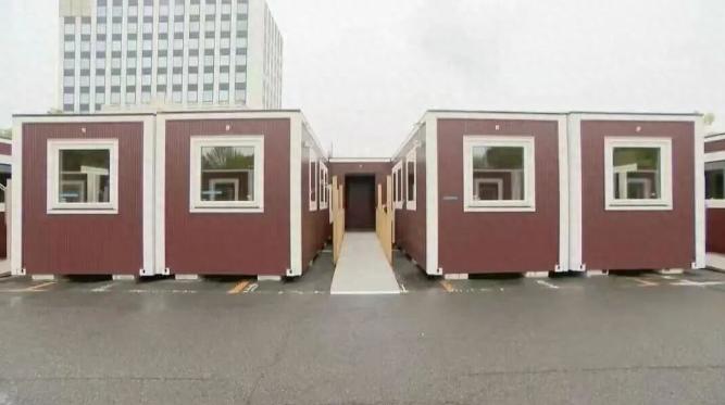 日本真是绝了，亚运会给运动员安排的住宿标准，居然是集中箱房，进入到房间中，运动员