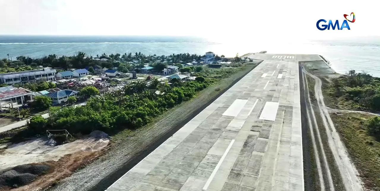 菲律宾海军出动BRPLaguna号坦克登陆舰(LST-501)，即在仁爱礁非法
