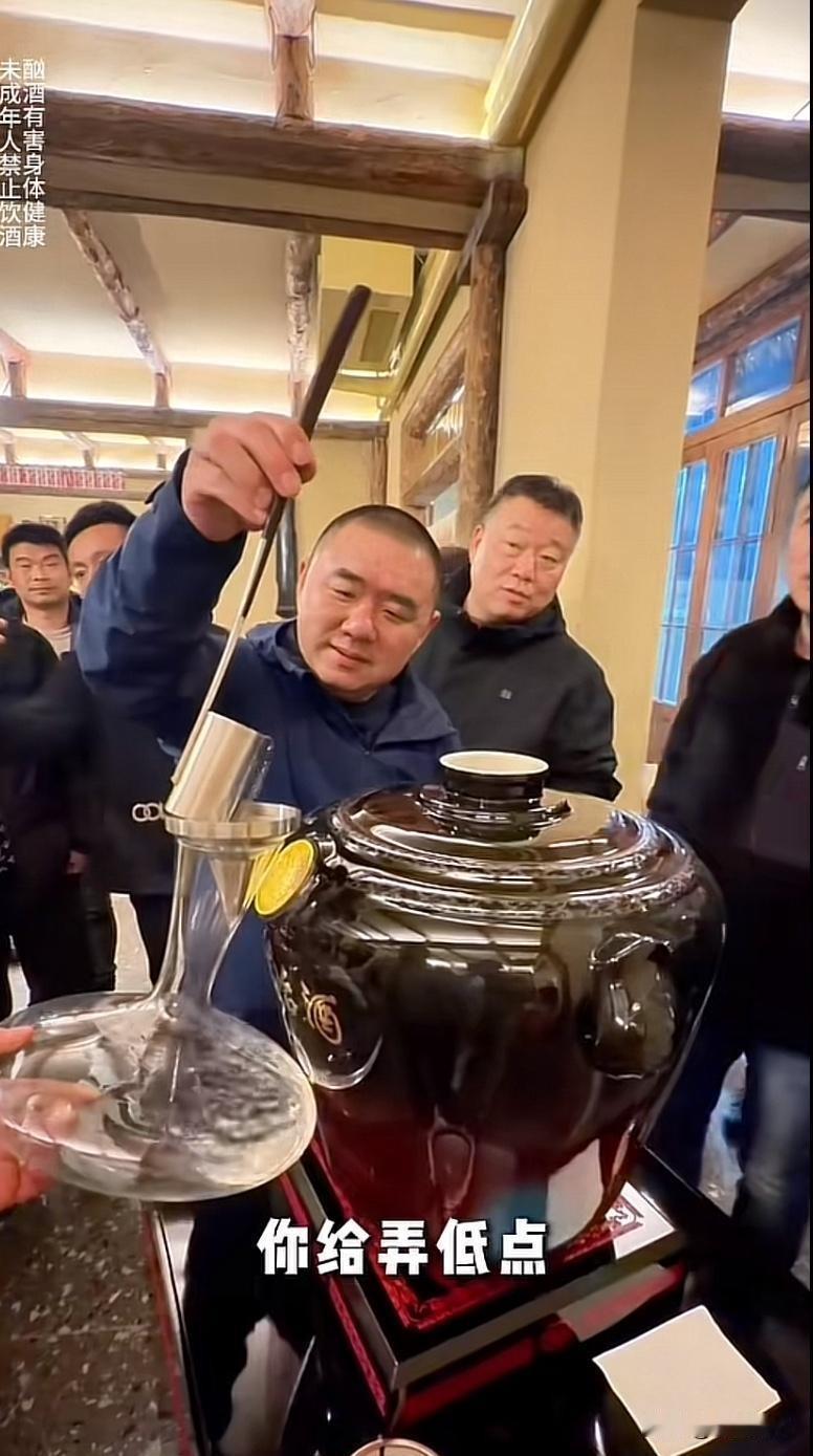 用饭碗喝掉一套首付？北京一场家宴，颠覆了所有饭局逻辑最近北京一场不起眼的家宴