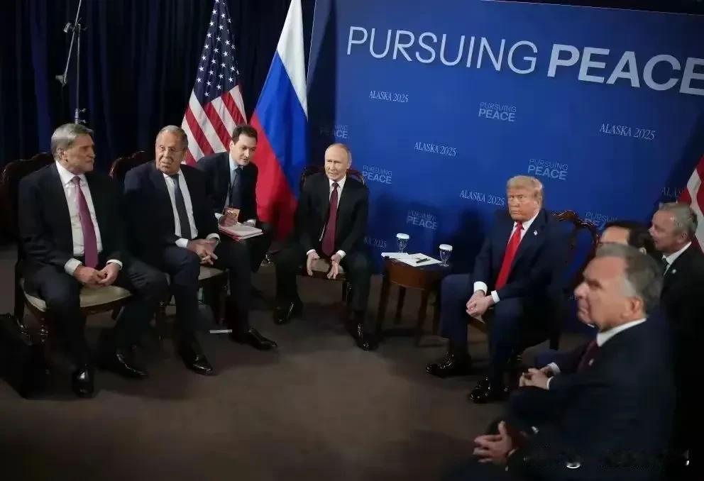 世界上两个大国见面会议，我忍不住了，必须给你们提点建议。1、这么多人，能不能换