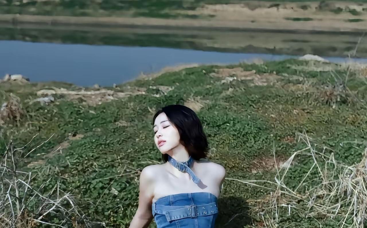 蓝天白云下的，小河边的最美影像。享受阳光与微风，留下美丽写真风景美照自然美景拍