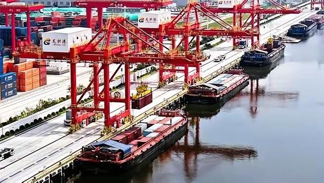 据美国政治新闻报道，海杰航运公司确定于9月20日在宁波舟山港开通“中欧北极快航”