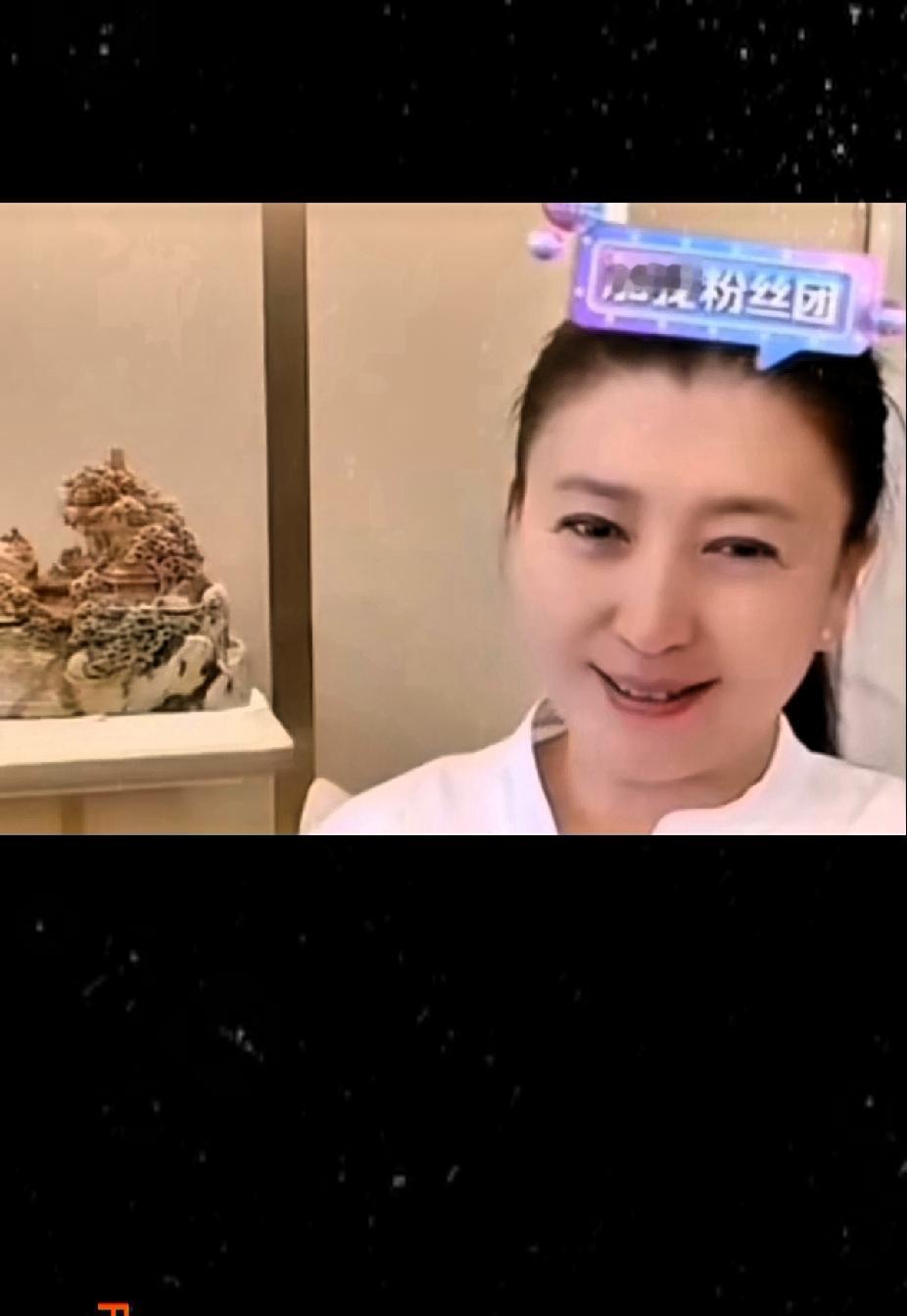 闫学晶，又放狠话：“不知道，别瞎说，惹我生气，我要是损你一个小时都不带换词的”！