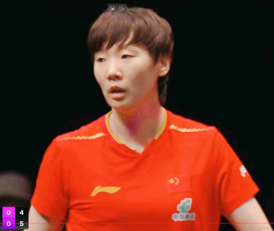 坏了，王曼昱不会爆冷输给大藤沙月吧？大藤沙月发球遮挡，让鳗鱼很不适应。鳗