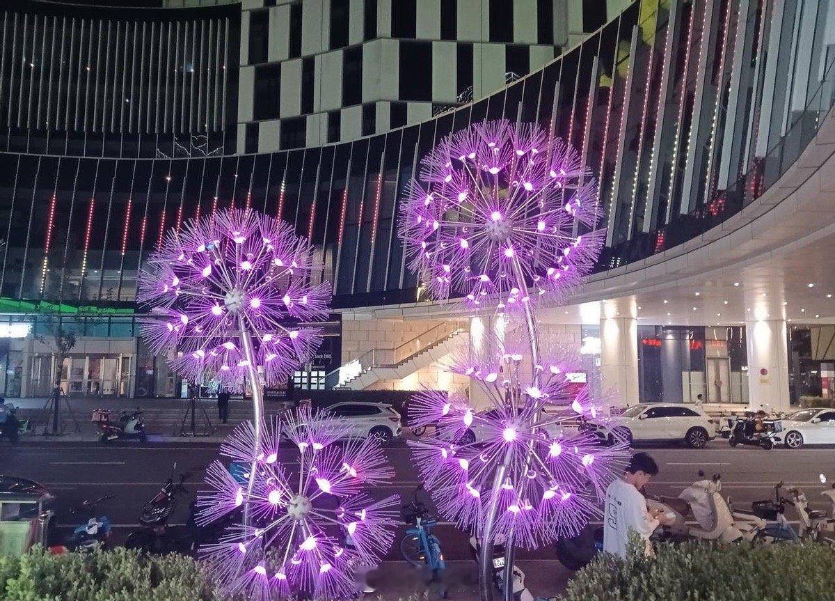 格力一分红，股价就掉头，这不是巧合，是老股民都懂的套路。每10块分红到账，股价直