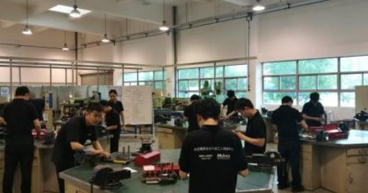 德国到底安的什么心？德国将好几个国家级重点实验室搬到中国，而且整个团队带家属过来