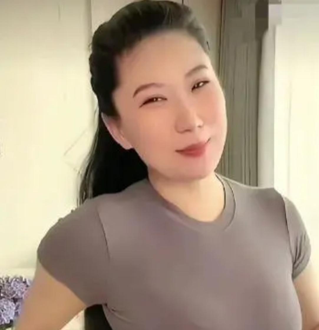 40岁还敢说“我就是世界杯”，这姐的自信你给打几分？昨天Coco直播，一句话