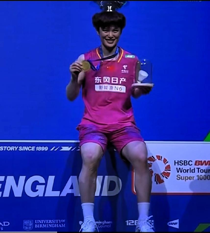 伯明翰之夜，王祉怡一战封神！21-15、21-19直落两局击败世界第一安洗莹，