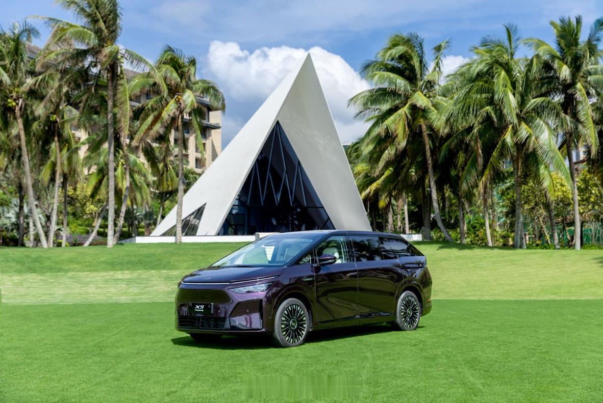 30.98万-32.98万！小鹏X9超级增程这个价格，让我有点小吃惊！广州车展还