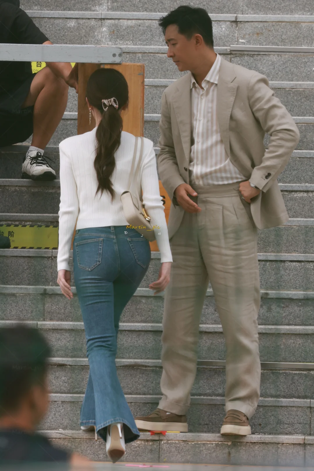 毛晓彤宽窄人生路透生图 真都市丽人