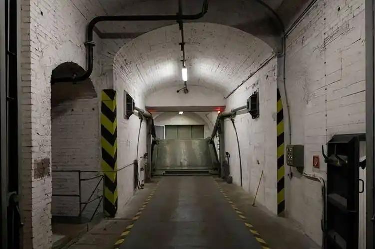 看了凤凰卫视战地记者卢宇光对红军城战事的报道（12月1日），感觉俄军要想消灭包围