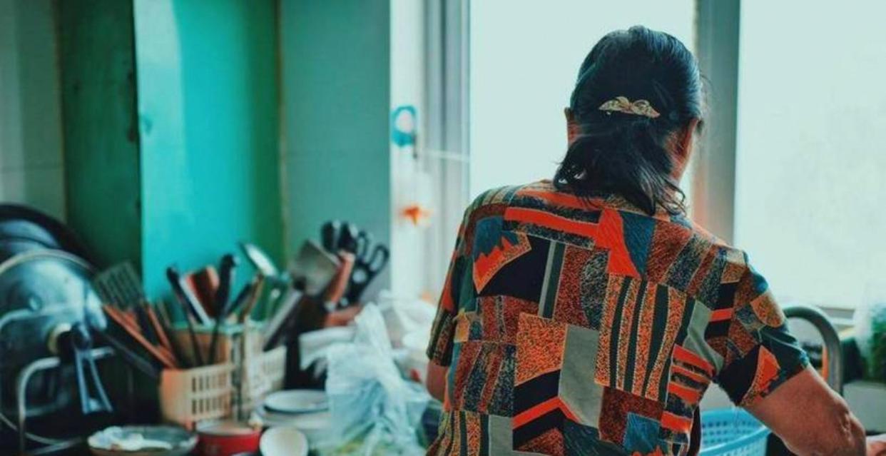 越来越看不懂中年女人了，​我二姑，48岁，在家收租过日子，老公是做建材生意的，