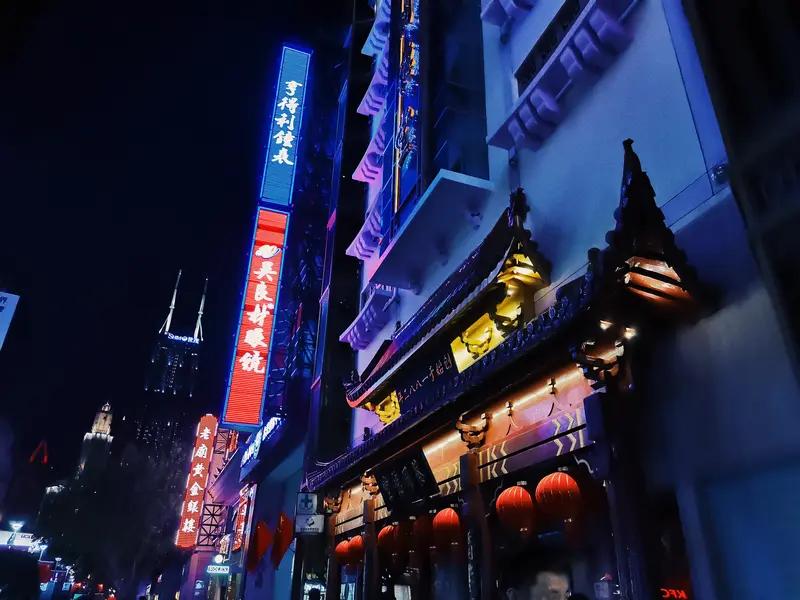 热搜炸了！德云社上海开业封神，4分钟售罄，老郭于谦连演三天定调德云社近期彻