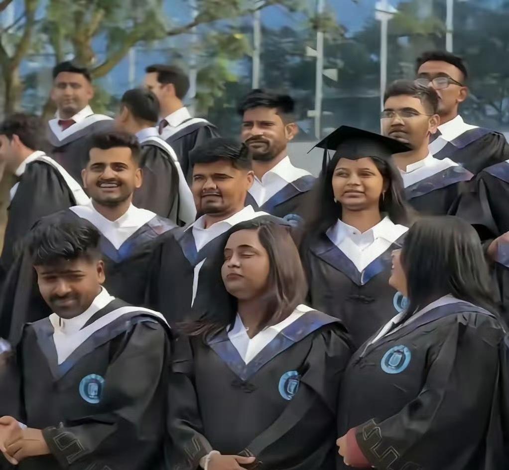 不知道你发现没？现在北上广深的写字楼里，好多印度留学生毕业了压根不走。有人