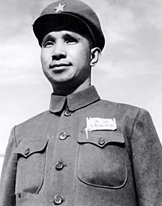1961年，陈赓因病逝世，葬礼结束后粟裕向中央表示：我有一个请求。1961年3月