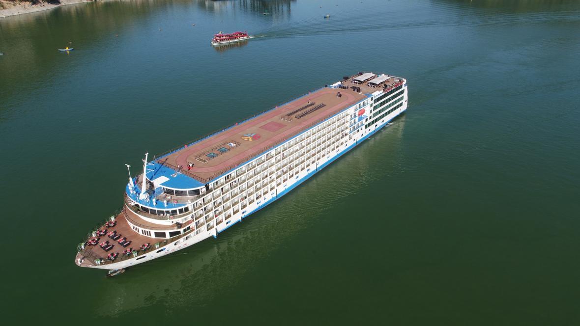 美国在公海强扣中国油轮，为啥中国很淡定，反应平和？谢天谢地美国做了中国的好老