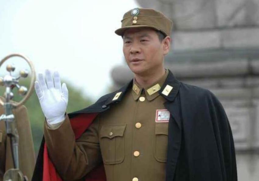 1938年11月，国军师长王劲哉将汤恩伯派来的副师长枪杀后，率部北渡长江进入湖北