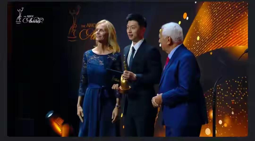 马龙在乒乓球界水平有多高?截止目前，六枚奥运金牌的傲人成绩是无人打破的，这六枚