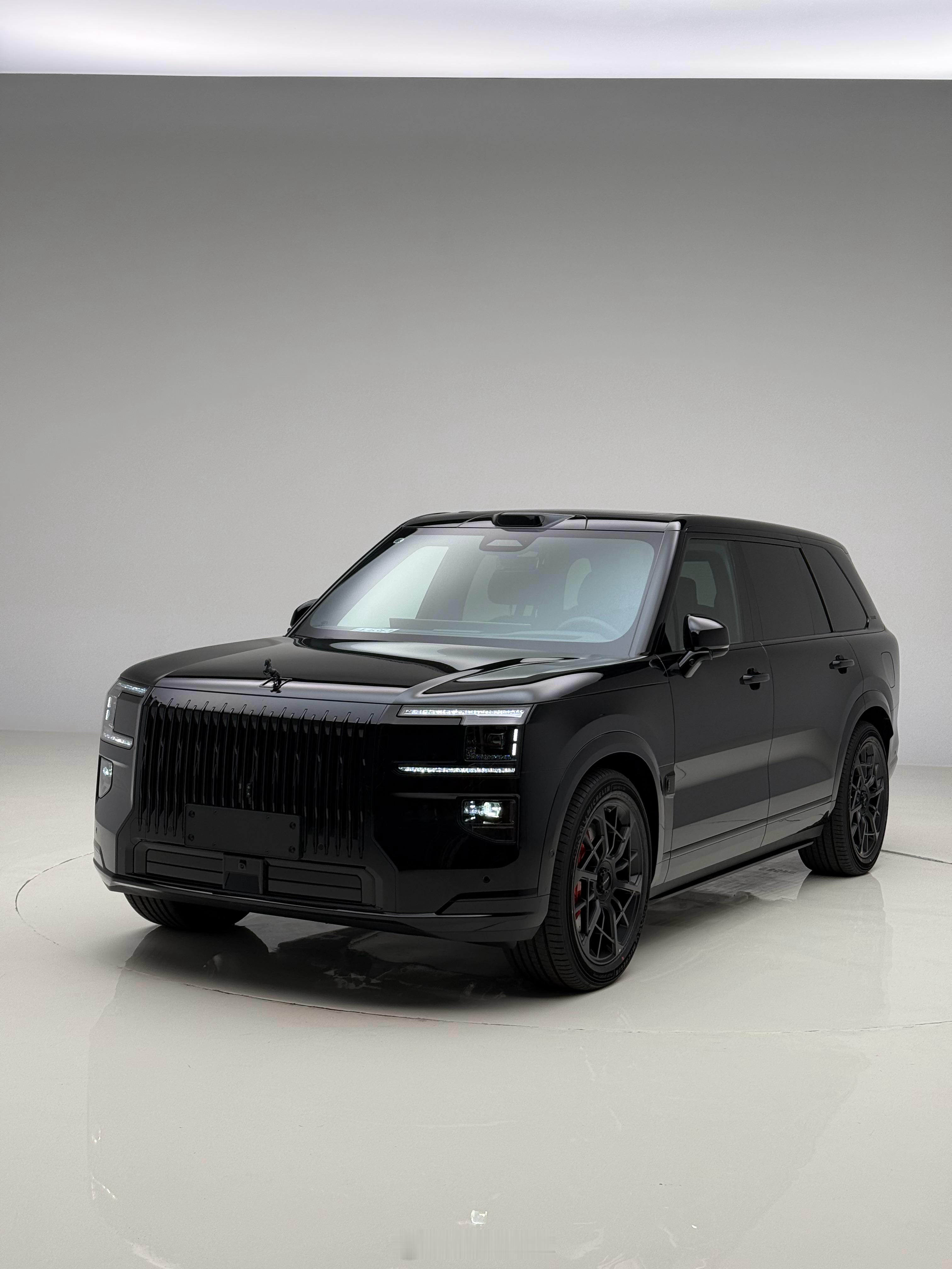 在我心目中极氪9XHyper曜黑，就是一匹9系旗舰SUV中的黑马。🐎目前听说