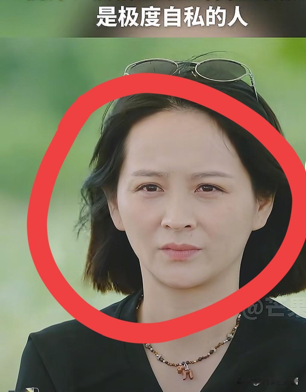 大家别再喷邓莎了，你看她现在的状态，一看就过得不幸福，不管路行作为丈夫和父