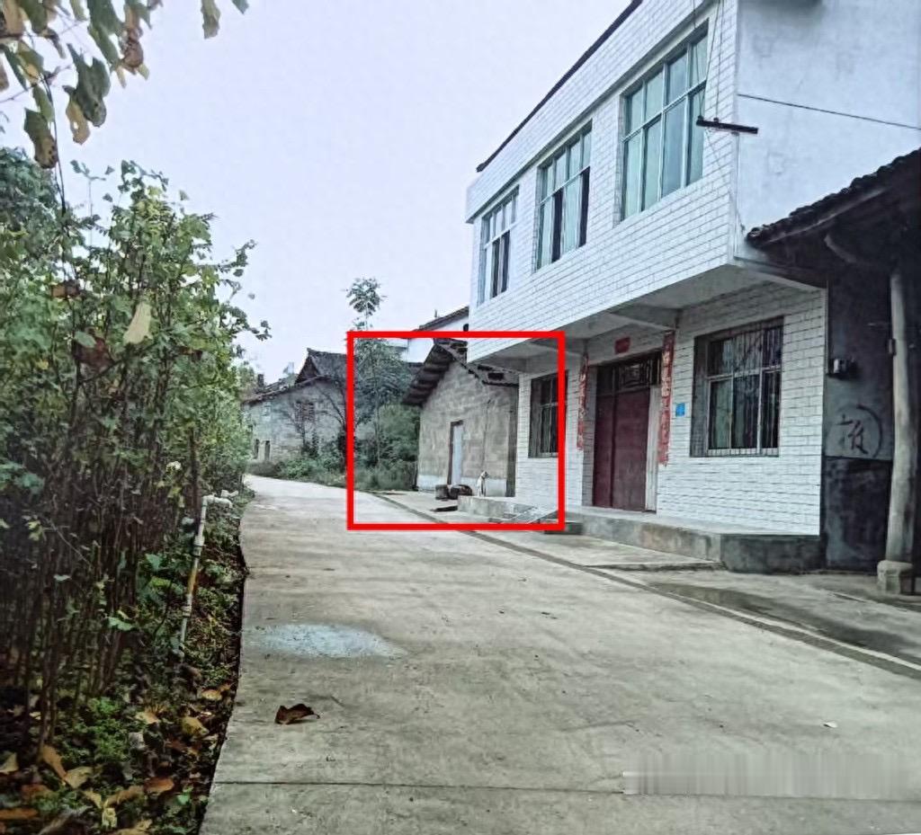 陕西勉县，一村民家的老宅被纳入征收范围，核定补偿单价是700元每平米，可谁知拆迁
