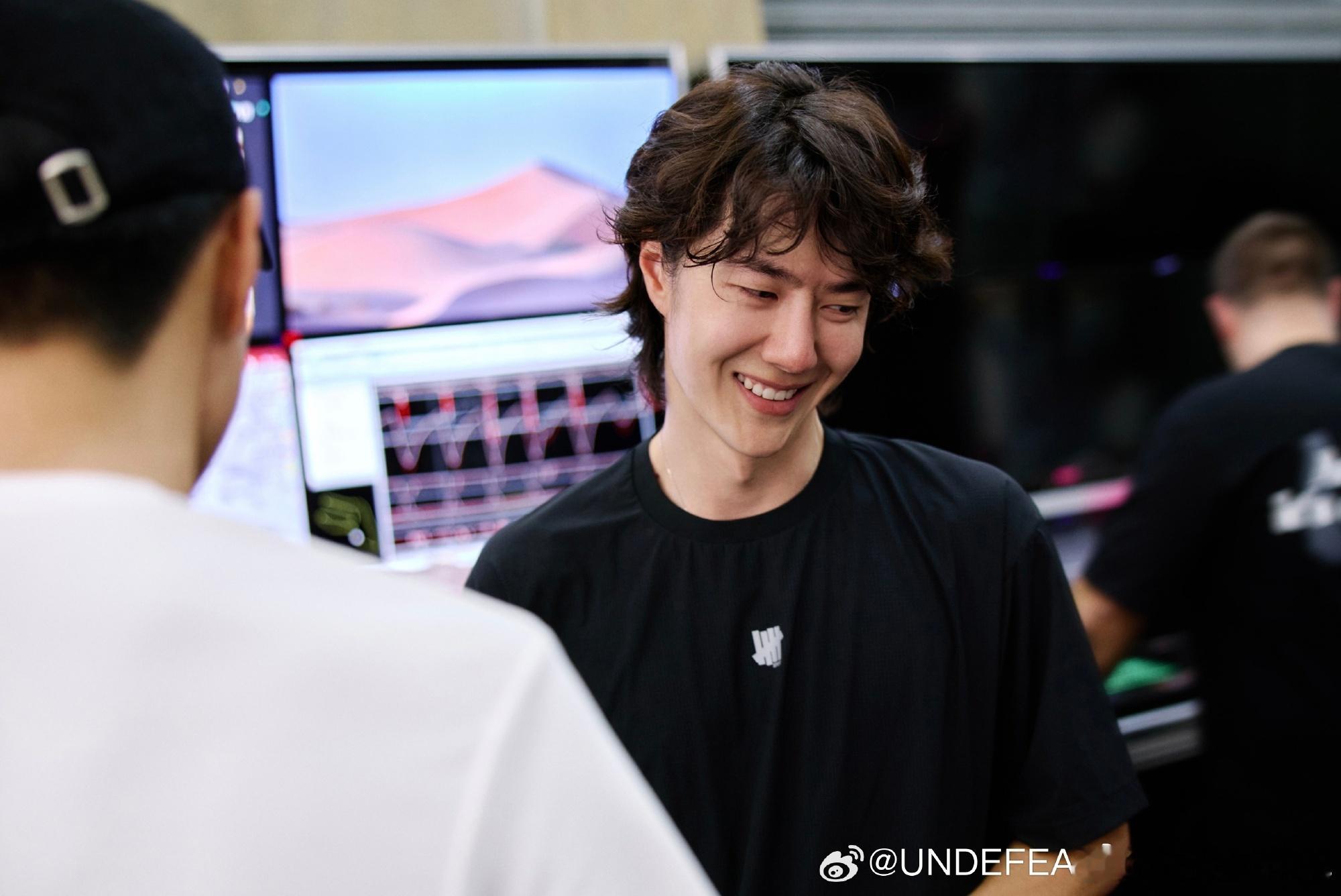 王一博｜UNDEFEATED官方赞助赛车手王一博wyb王一博85onTra