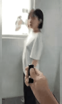 人性是经受不住考验的，这下还解释的清吗一对情侣如果经受的住考验