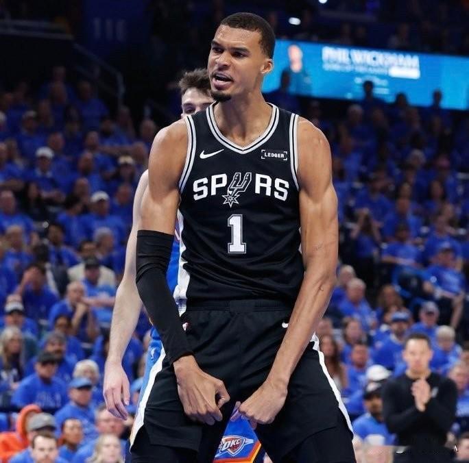 NBA30队总经理预测之——1.现役球员选一个建队核心：文班亚马93%、