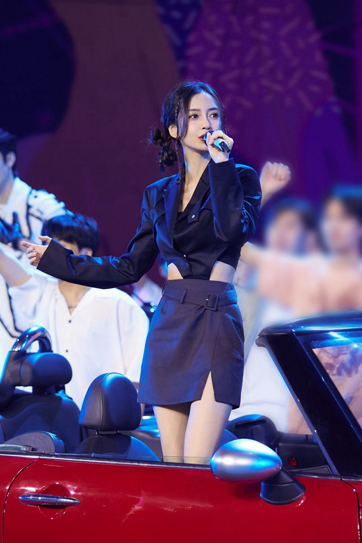 angelababy杨颖站在台上的太有感染力啦