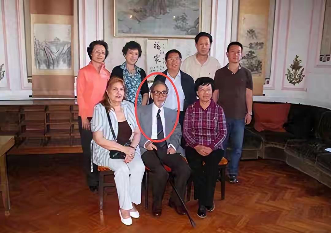 在很多人观念里,军人被俘似乎不太光彩。抗美援朝战争中,志愿军有超两万被俘人员,命