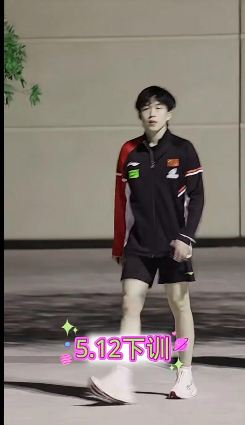 新队服好看[滑稽笑]楚钦加油！愿你多哈世乒赛能健康完赛[赞]在外国就是好开心，没