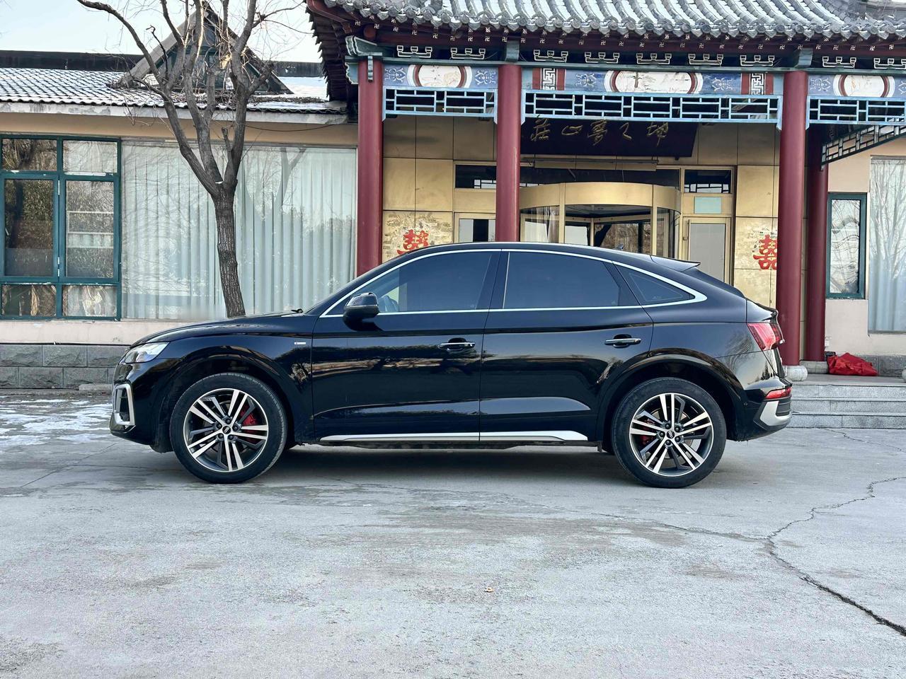 自营车：21款45奥迪Q5LSportback21款奥迪Q5Lsportba