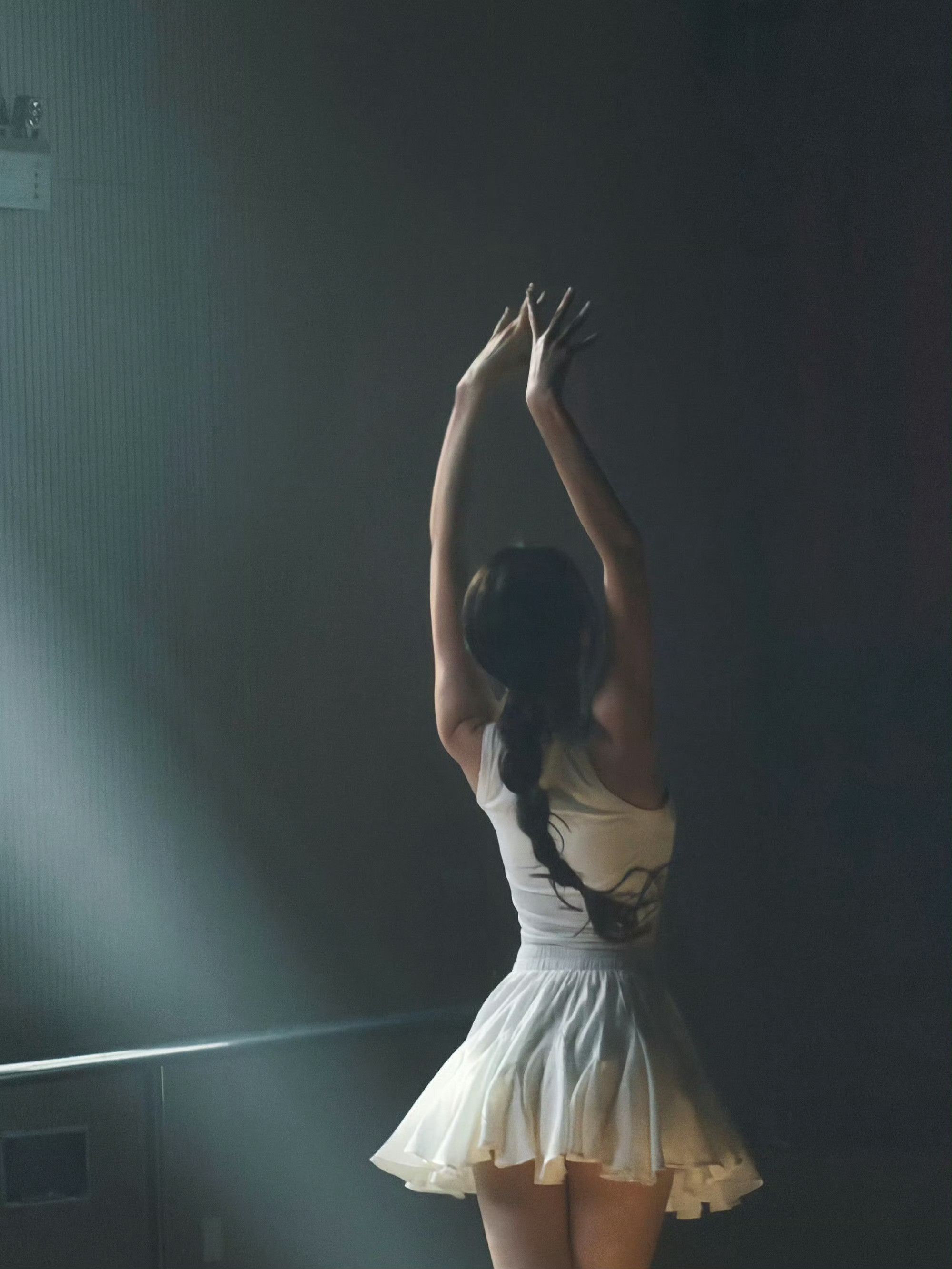 王玉雯舞服身材分享跳舞照片今天是芭蕾舞者王姐🩰王姐的身材比例也太太太好了！不愧