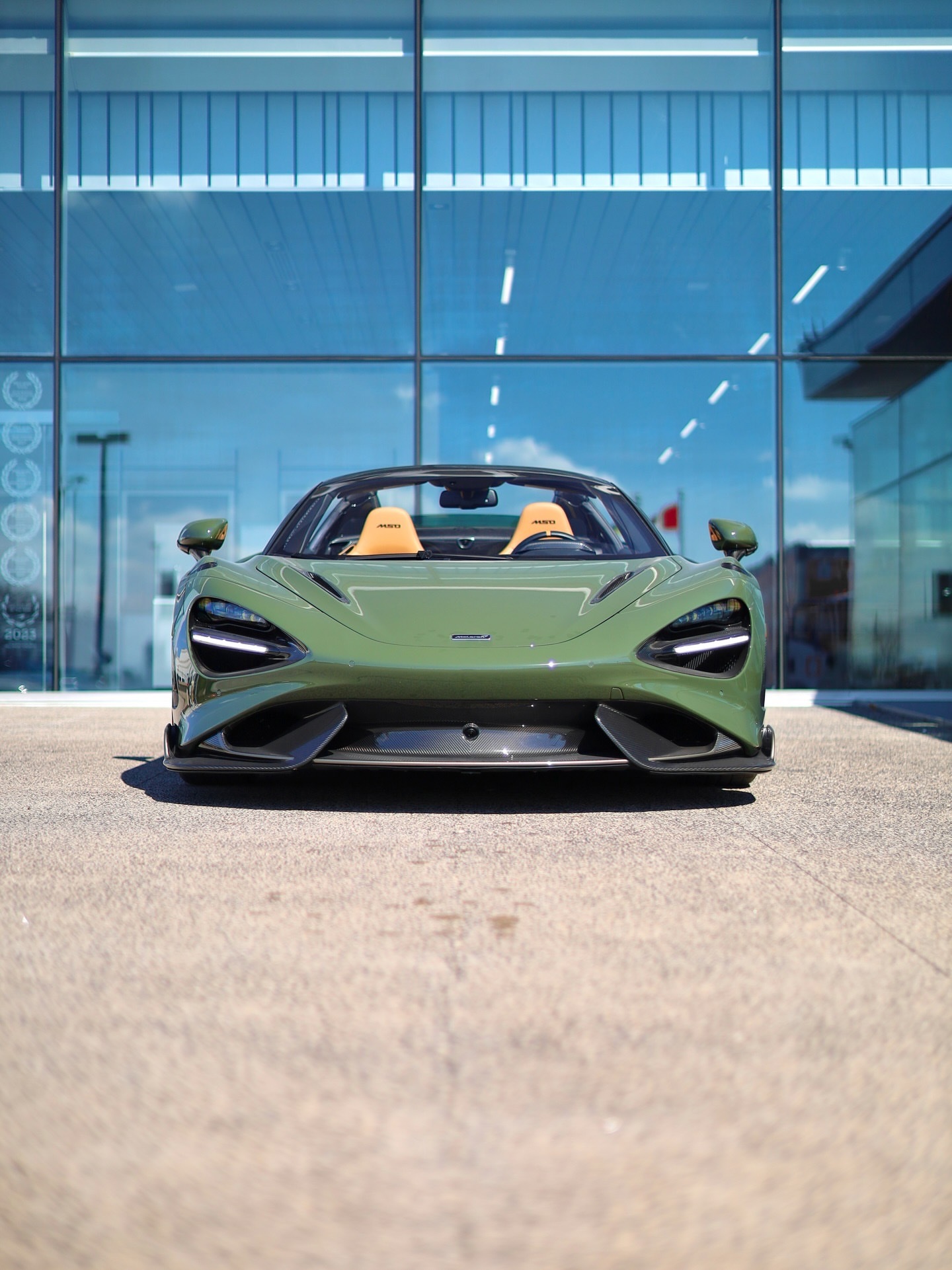 那辆会让你对其他车都提不起兴趣的车。迈凯伦765LTSpider，MSO定制