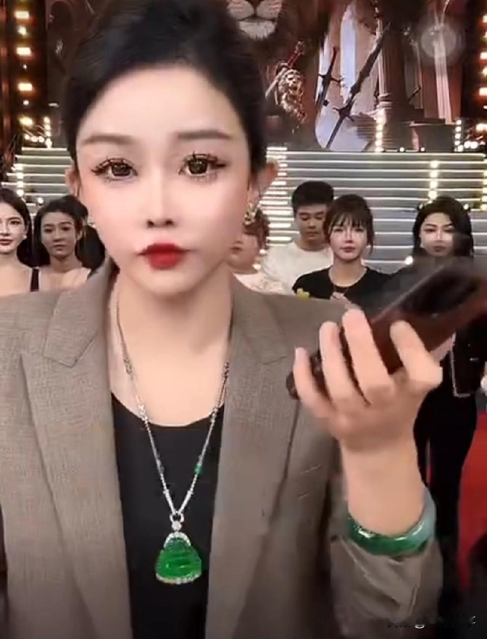 阿宇喊话全互联网这个那个总营业额，也就是辛巴一个小时的营业额！
