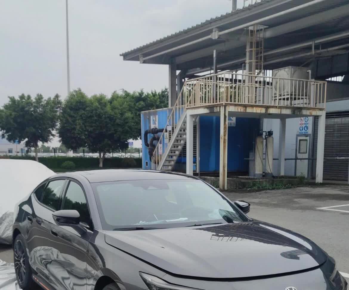 第三代长安UNI-V实车，有没有一种兰博基尼的既视感？[爱心]【来自懂车帝车友圈