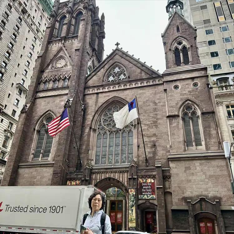 为啥美国的富豪们不愿来中国落脚，中国的有钱人群反倒扎堆移民美国？其实说到底，